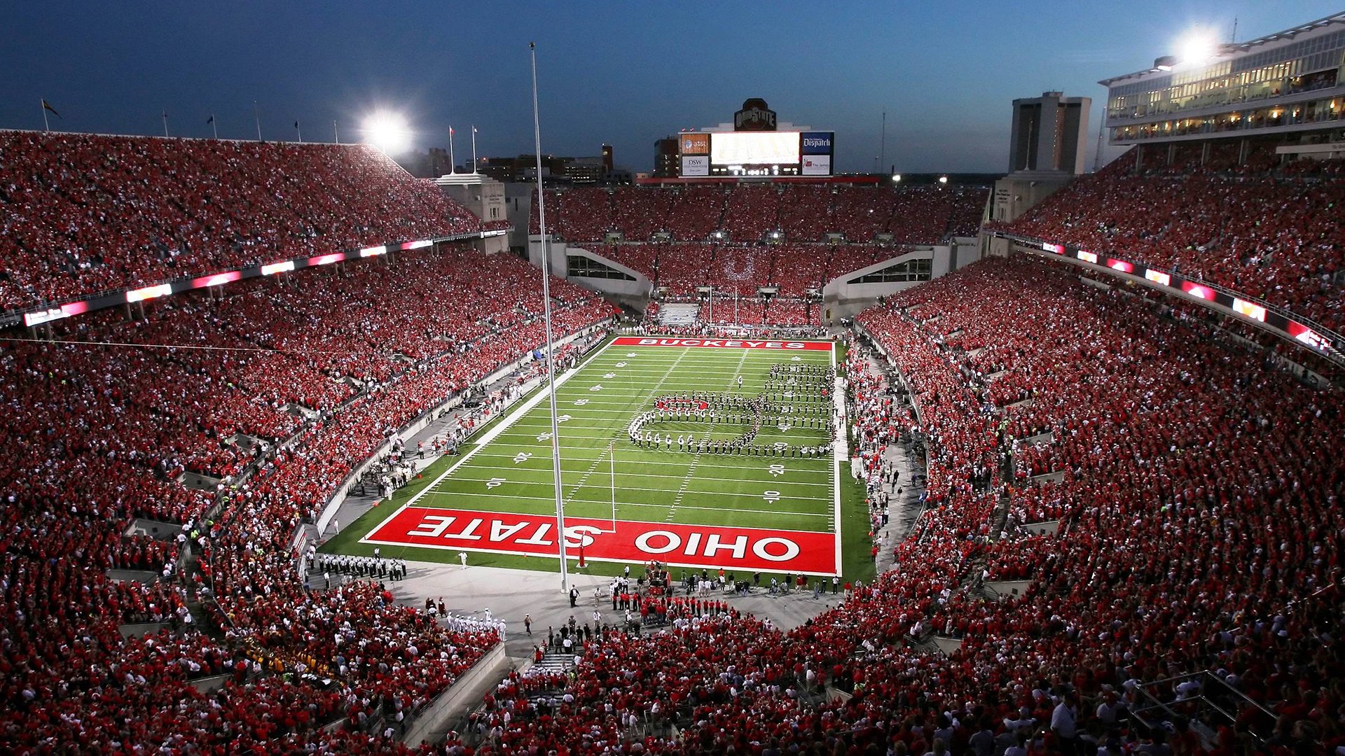 熊猫体育下载-约基奇关键先生本色尽显，雄鹿攻防碾压独行侠